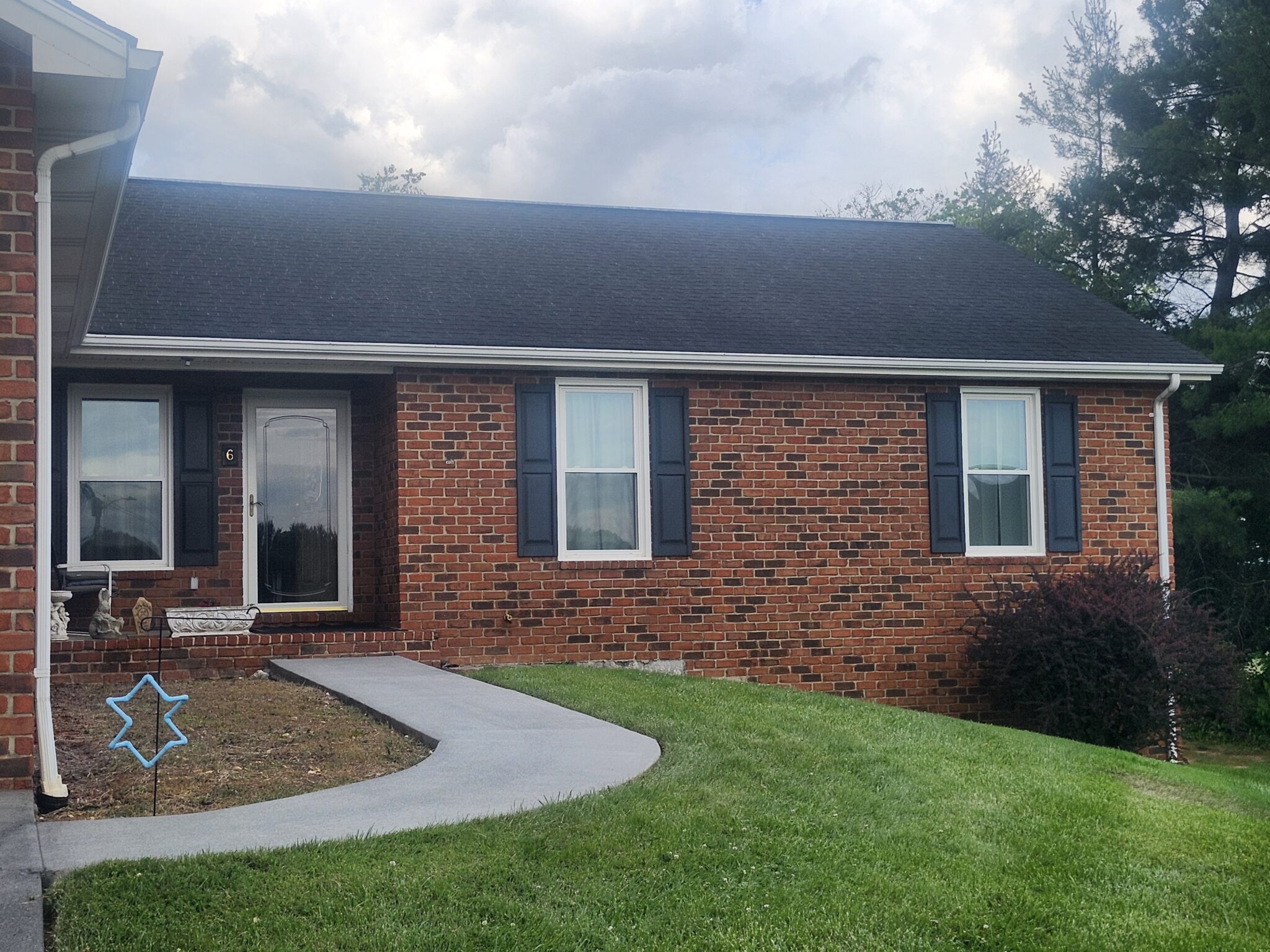 Tri-Cities Washtech LLC pressure washing service residential property cleaning in Johnson City TN